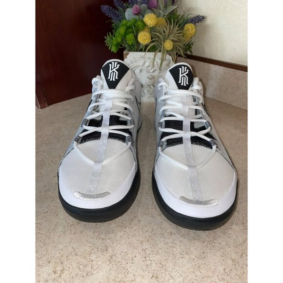 Nike Kyrie Flytrap 6 EP Mens Basketball Shoes Size 10.5 White Black Mesh Lightwe - Picture 9 of 11